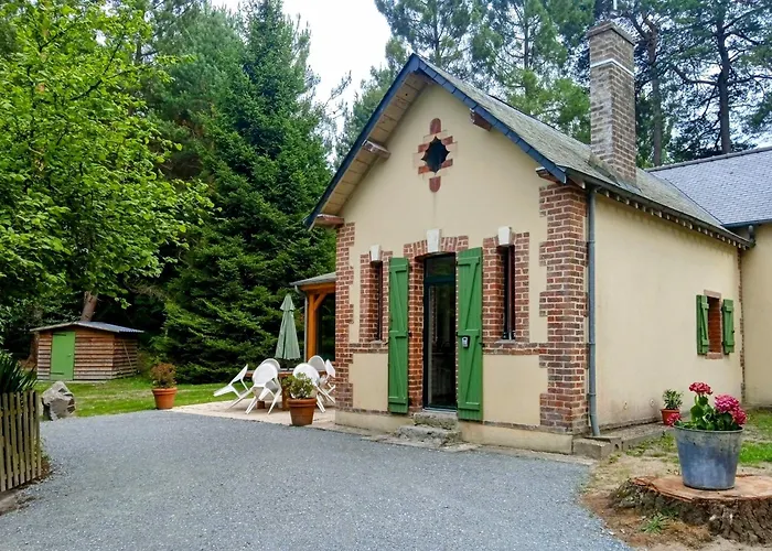 Gite Meuble Avec Etang En Lisiere De Foret.