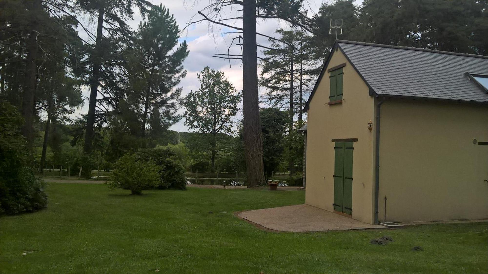 Meuble Avec Etang En Lisiere De Foret. Ferienhaus Saint-Mars-dʼOutillé